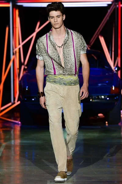 Look 9